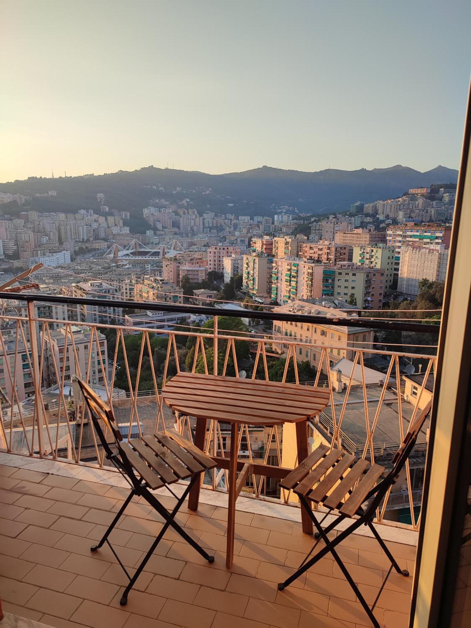 Ferienwohnung Donny Dude Panorama Genua Exterior foto